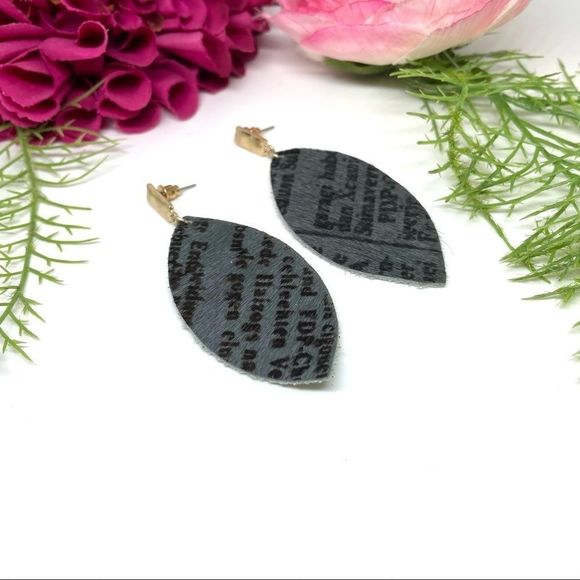 NEW⚜️REAL LEATHER & Fur Script Pattern Dangly Earrings - Picture 3 of 6